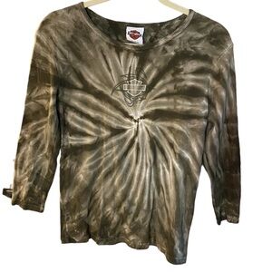 Harley Davidson’s women’s T-shirt. Size large.  From Wisconsin.‎